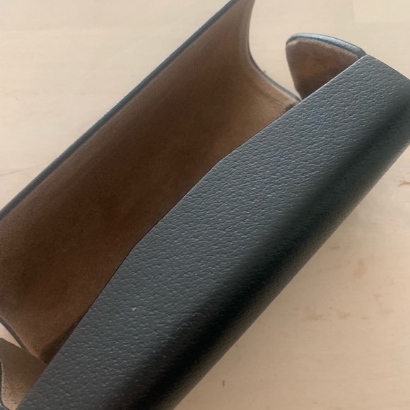 BURBERRY SUNGLASSES CASE - Picture 5 of 9